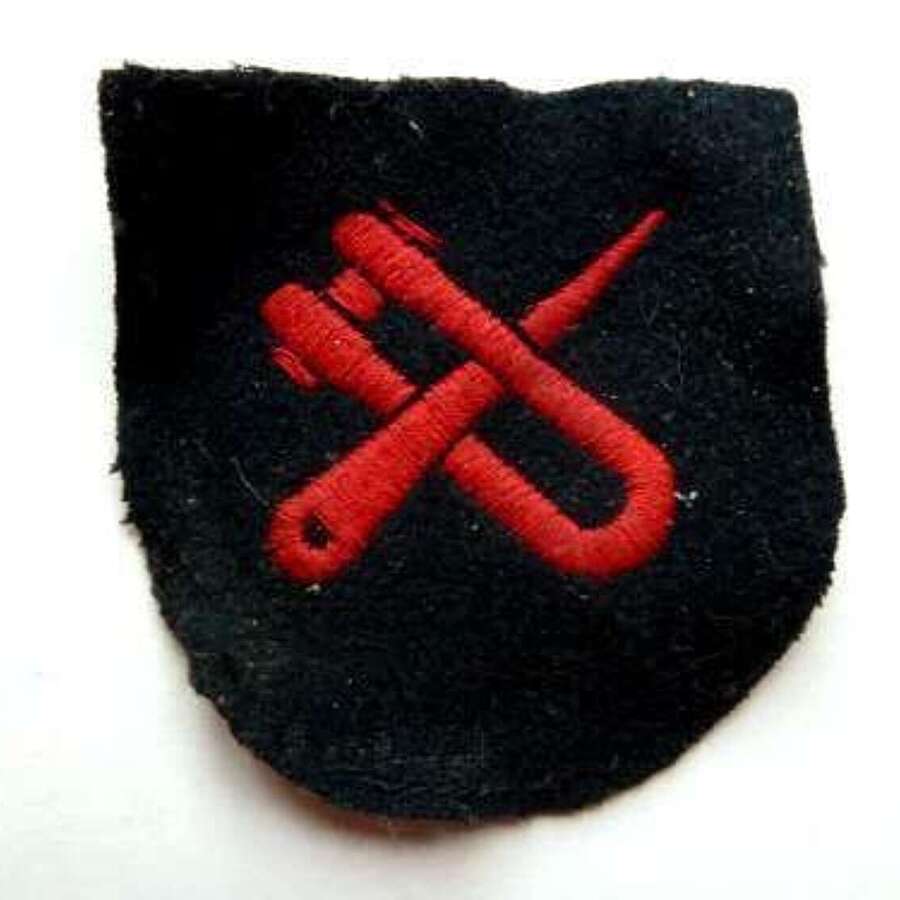 WW2 Era Royal Navy Boom Trained Badge