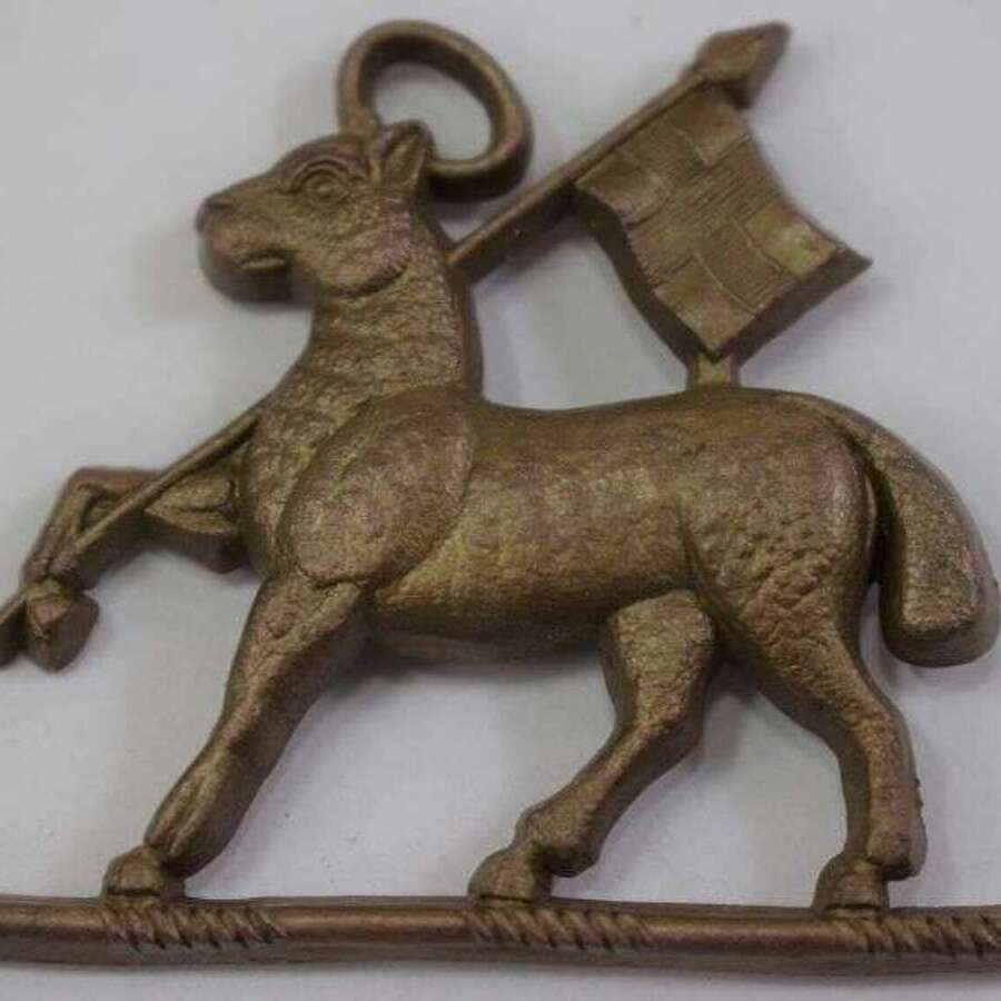 WW2 Queens Regiment Plastic Economy Cap Badge