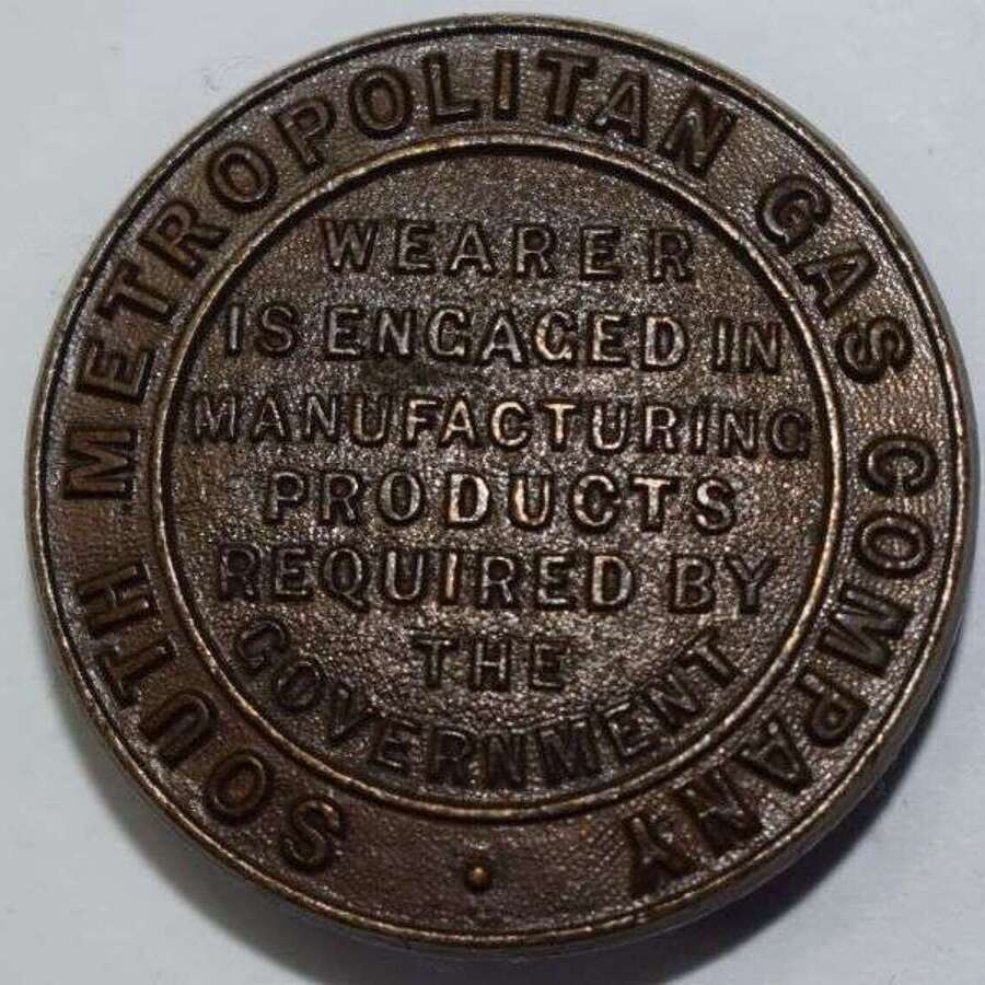 77) Lovely WW1 South Metropolitan Gas Company Bronze Badge