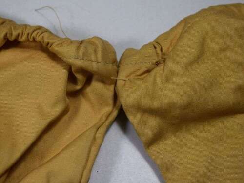 85) Excellent Unissued WW2 British Military Yellow Wind Proof Mittens 1941