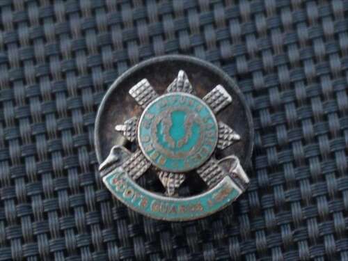 25) Good Original WW1 WW2 Scots Guards Association Enamel Lapel Badge