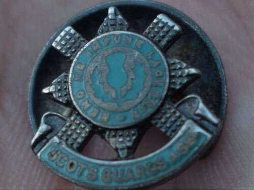25) Good Original WW1 WW2 Scots Guards Association Enamel Lapel Badge