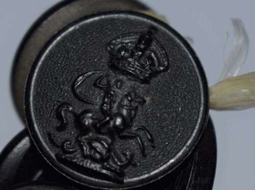 90) Nice Group of 12 Early WW1 WW2 Northumberland Fusiliers Black Bakelite Buttons