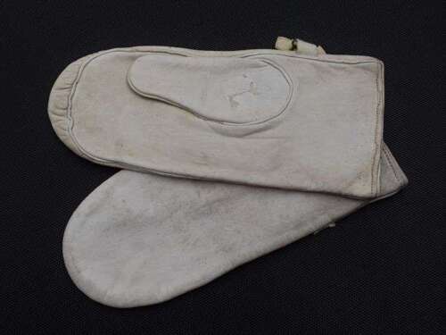 81) Excellent Unissued WW2 British Military Soft Blue Grey Leather Gloves 1945