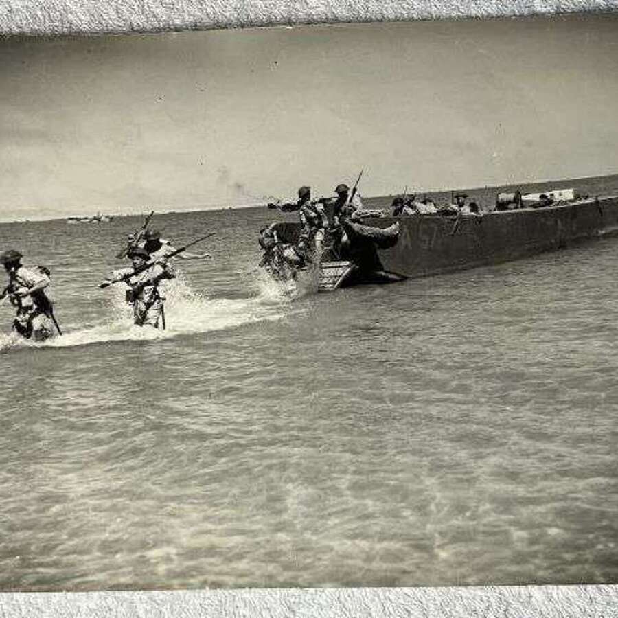 75) Interesting Original WW2 Royal Navy Official Photograph Showing Invasion of Navak RN Beach Party