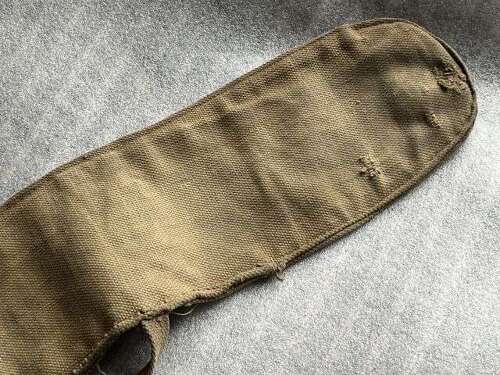 124) Good Original Well Used WW2 British Made Rifle Slip Dated 1942