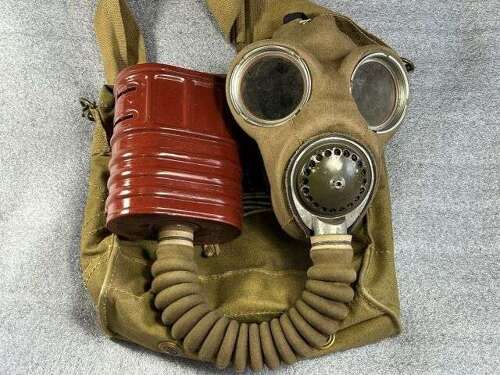 31) Excellent Condition WW2 British Military Service Respirator & Haversack Dated 1937-41