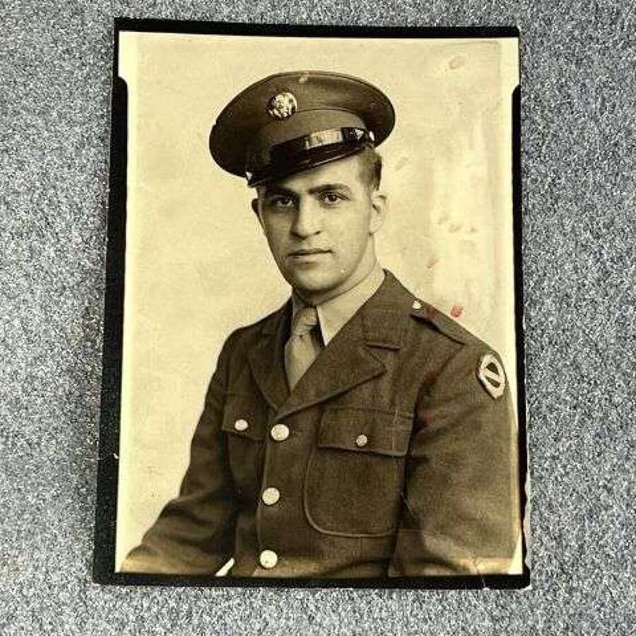 71) Good Original WW2 Portrait Photograph Of A US Army Soldier