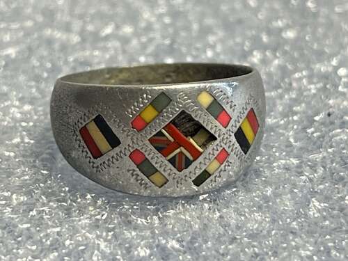 63) Lovely Original WW1 Patriotic Alloy Ring Showing The Flags of The Allies.
