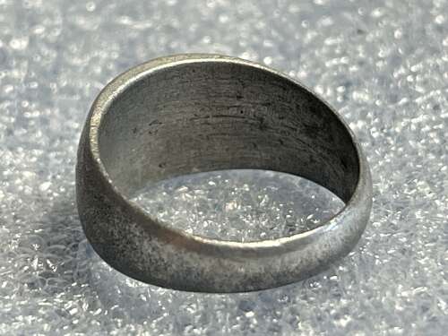 63) Lovely Original WW1 Patriotic Alloy Ring Showing The Flags of The Allies.