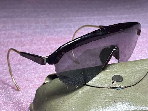 25) Good Original WW2 USAAF American Optical Polaroid Day Glasses & Case