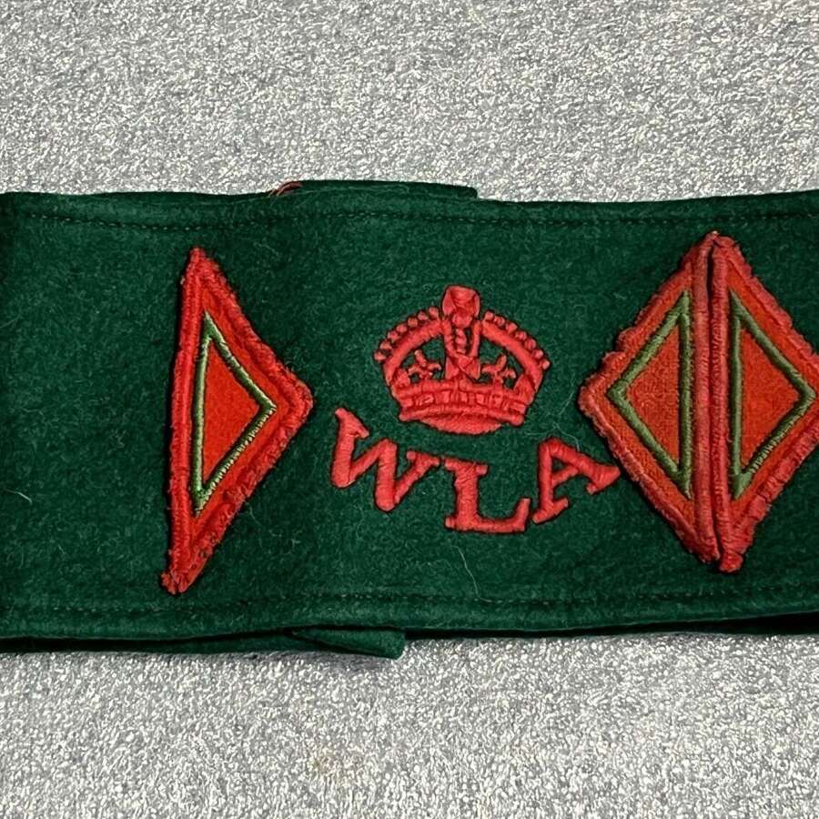 12) Lovely Original WW2 Woman&rsquo;s Land Army Armband With 1 &frac12; Year Service Diamonds