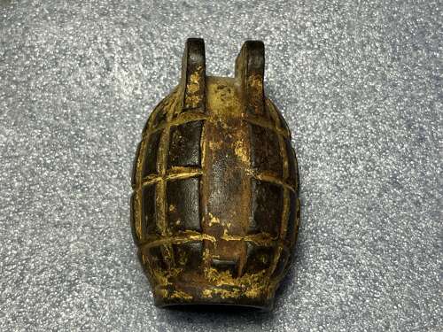 31) Good Original WW1 WW2 British Army Throwing Practice Mills Grenade