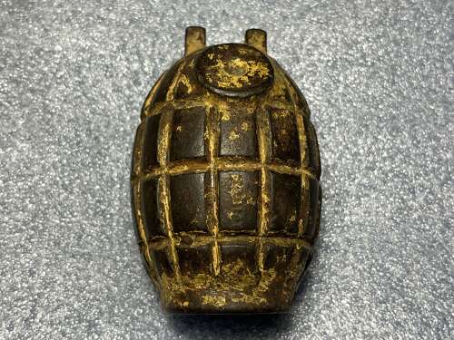 31) Good Original WW1 WW2 British Army Throwing Practice Mills Grenade