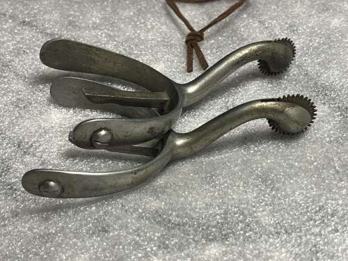 112) Very Nice 1930s British Cavalry Officers Removeable Spurs & 1934 Dated Leather Case