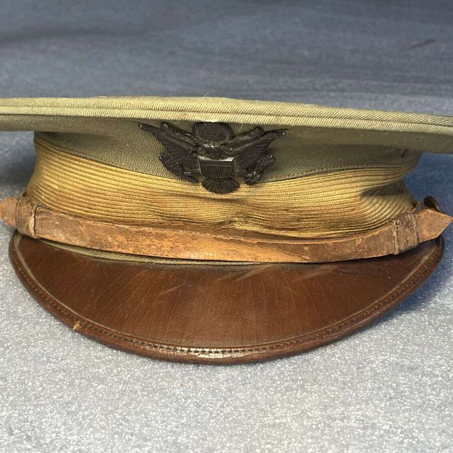 45) Good Well Used Original WW1 US Army Officers Peaked Cap & Badge