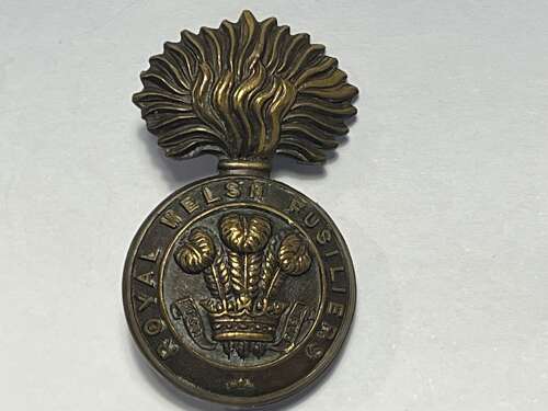 127) Nice Original WW1 WW2 Royal Welsh Fusiliers Bronze Sweetheart Brooch