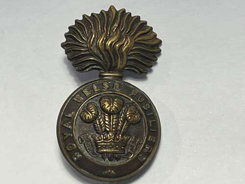127) Nice Original WW1 WW2 Royal Welsh Fusiliers Bronze Sweetheart Brooch