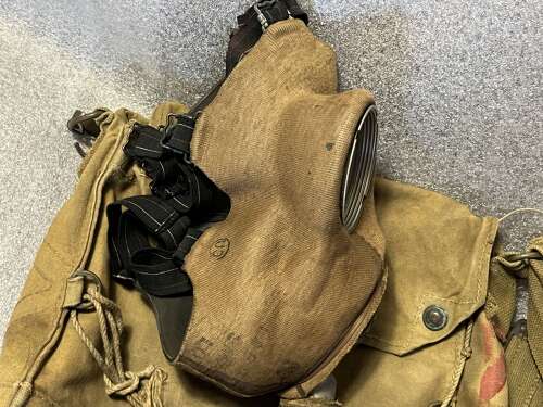 130) Excellent Original Early WW2 MK IV General Service Respirator 1938 & MKV Haversack 19