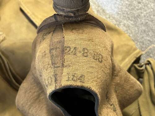 130) Excellent Original Early WW2 MK IV General Service Respirator 1938 & MKV Haversack 19