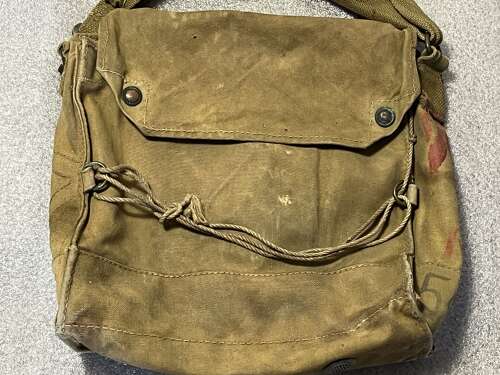 130) Excellent Original Early WW2 MK IV General Service Respirator 1938 & MKV Haversack 19