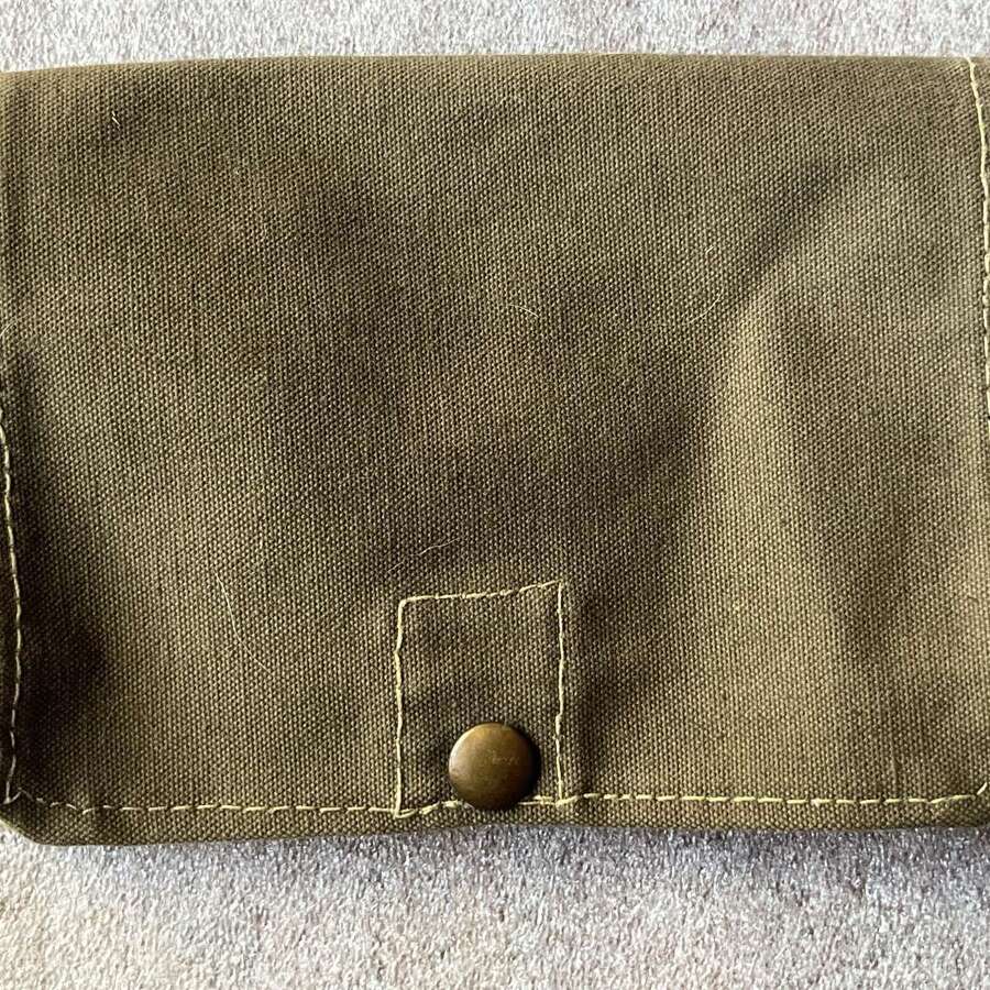 136) Unusual Original WW2 Australian Jungle Green Webbing Binocular Cover No1