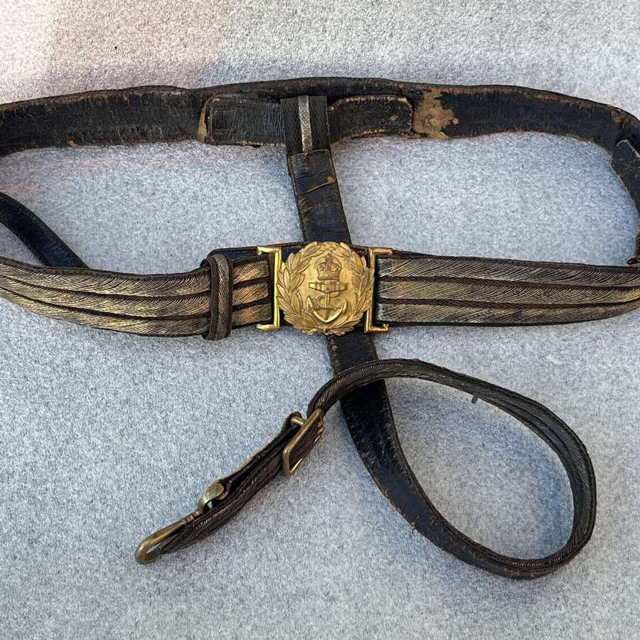 147) Tatty Damaged WW1 WW2 Royal Navy Officers Sword Belt & Buckle