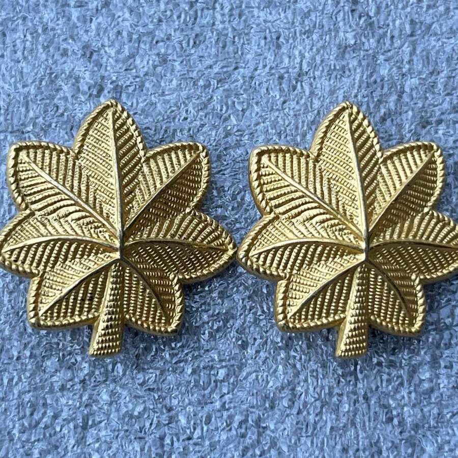 5) Excellent Near Mint Original WW2 US Army Majors Rank Insignia With Pin Back Fittings.