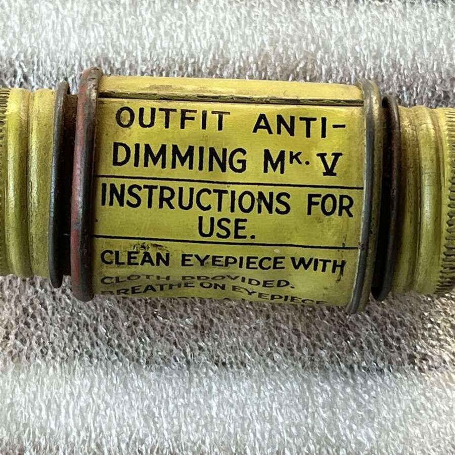 132) Good Original 1938-1940 Era Outfit Anti-Dimming MK V With Contents