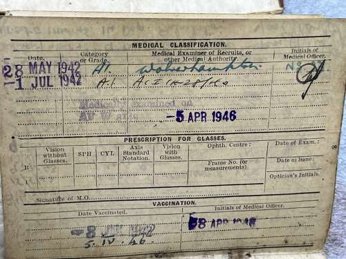 70) Original Unresearched WW2 Soldiers Service & Pay Book 10592175 F.H.Parker REME