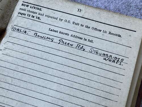 70) Original Unresearched WW2 Soldiers Service & Pay Book 10592175 F.H.Parker REME