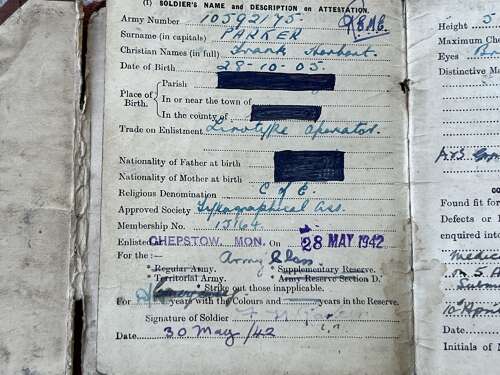 70) Original Unresearched WW2 Soldiers Service & Pay Book 10592175 F.H.Parker REME