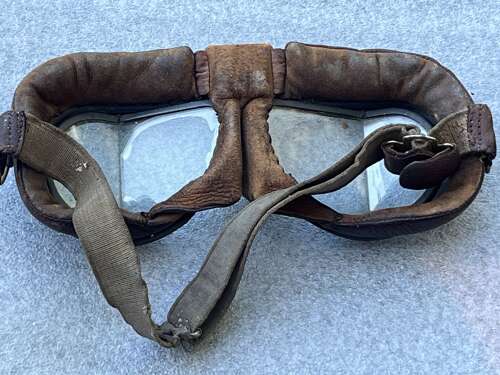 75) Good Used Original WW2 RAF AM Marked MKVIII Flying Goggles & Issue Box