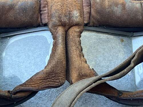 75) Good Used Original WW2 RAF AM Marked MKVIII Flying Goggles & Issue Box