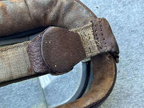 75) Good Used Original WW2 RAF AM Marked MKVIII Flying Goggles & Issue Box