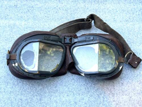 75) Good Used Original WW2 RAF AM Marked MKVIII Flying Goggles & Issue Box