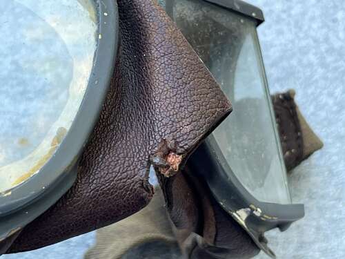 75) Good Used Original WW2 RAF AM Marked MKVIII Flying Goggles & Issue Box