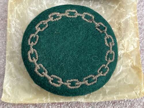 124) Lovely Original WW2 War Correspondent Cap Badge & Epaulette Badge To A Woman
