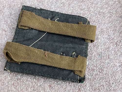124) Lovely Original WW2 War Correspondent Cap Badge & Epaulette Badge To A Woman